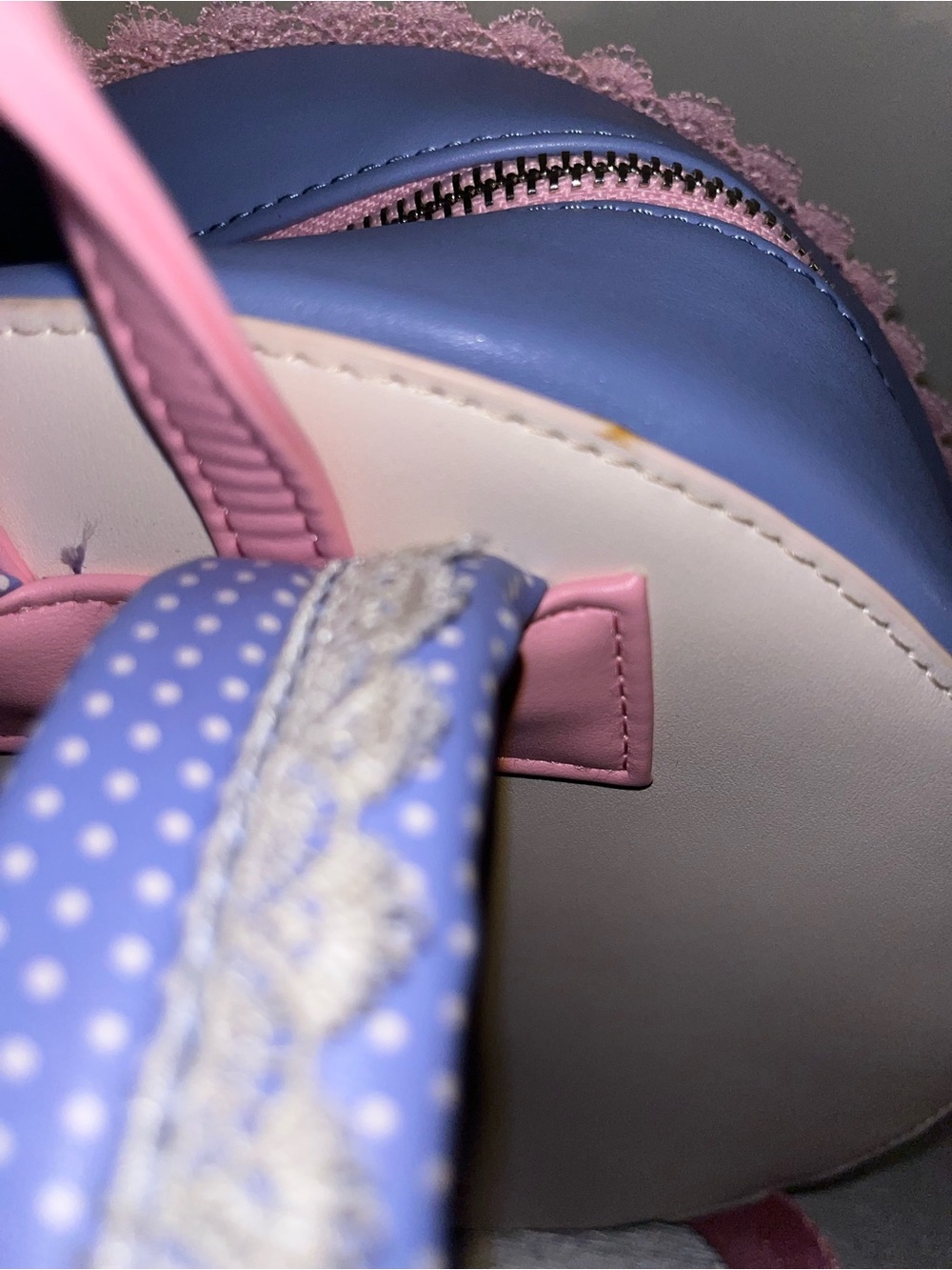 Loungefly Minnie Mouse Floral Round Crossbody - Pink & Blue - Picture 3 of 8